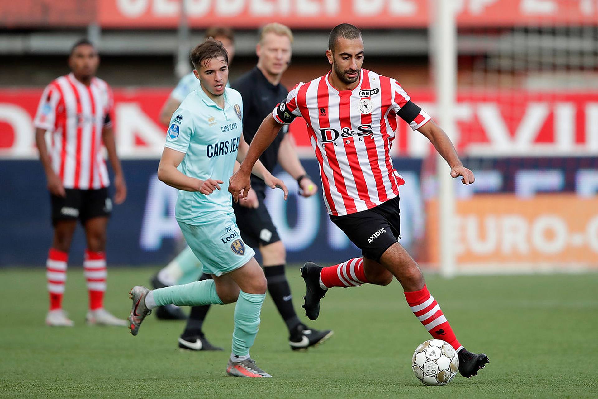 陷入困境 陷入困境