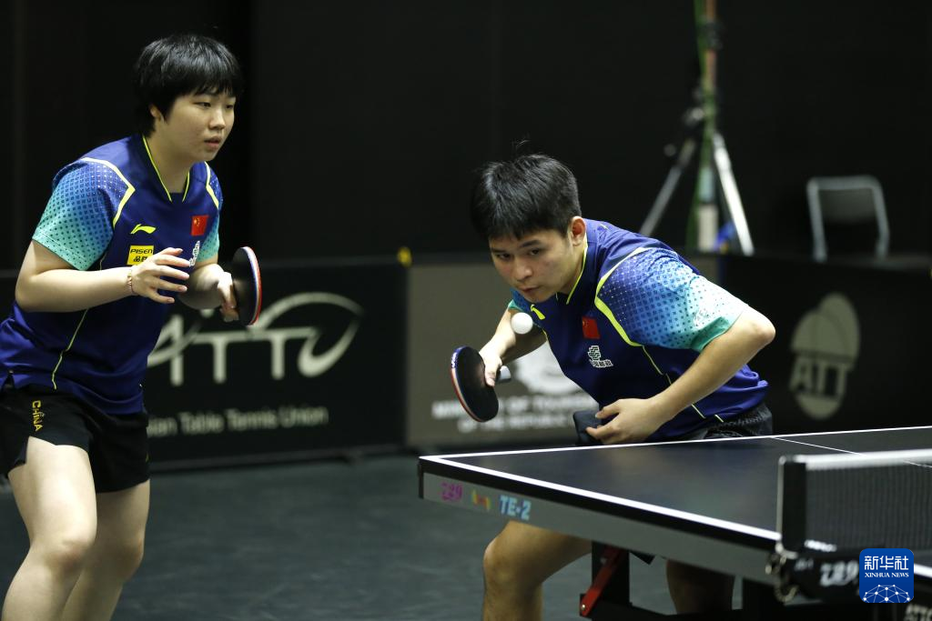 心球员在比 心球员在比