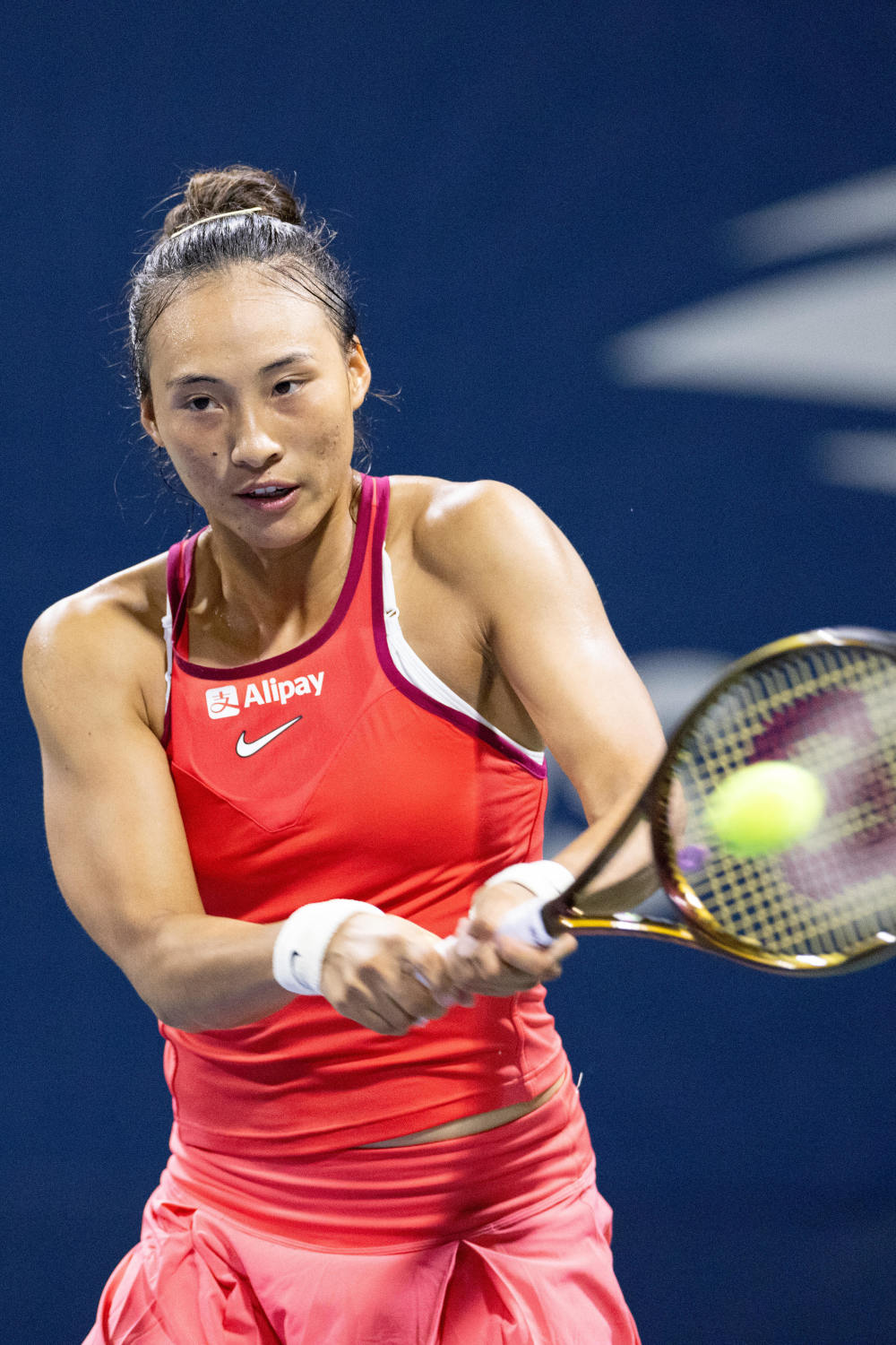 她不慌不乱 她不慌不乱